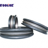 廠家供應(yīng)高壓環(huán)保油封 耐高溫浮動油封 不銹鋼旋轉(zhuǎn)軸封批發(fā)