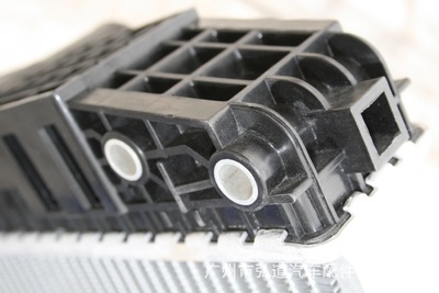 23324575882_523585658.400400