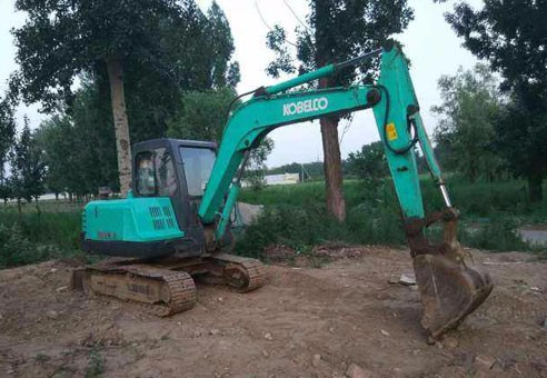 南明神鋼挖掘機(jī)維修解決