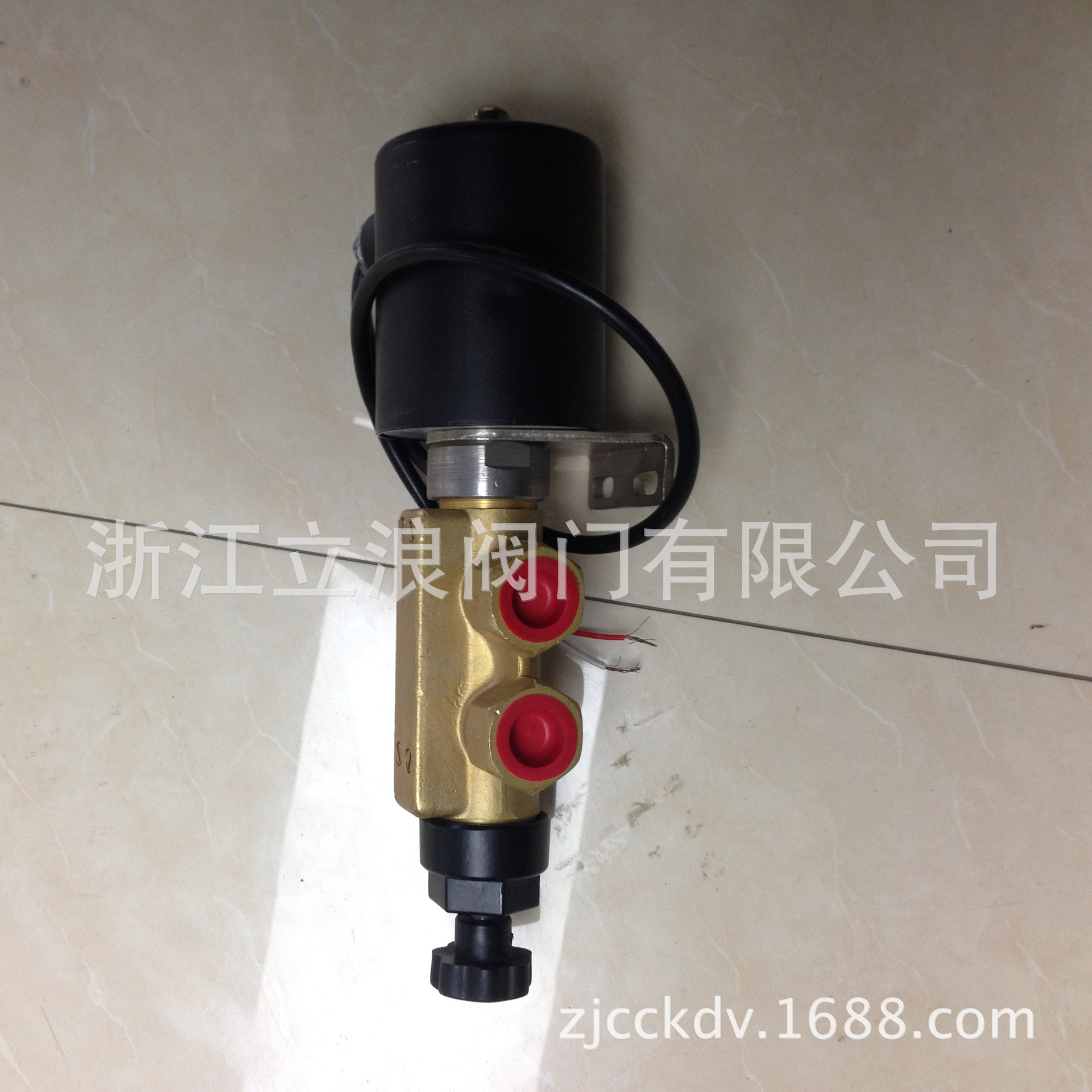 A102ED型直動式二位四通電磁閥1