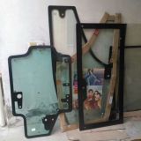 防砸挖掘機(jī)夾膠前擋風(fēng)玻璃 平面異形鋼化玻璃收割機(jī)駕駛室玻璃