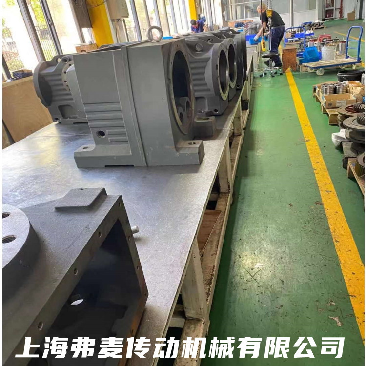 FA67-Y4KW-22.5-M1齒輪減速機 R07DT56L4傘齒減速機