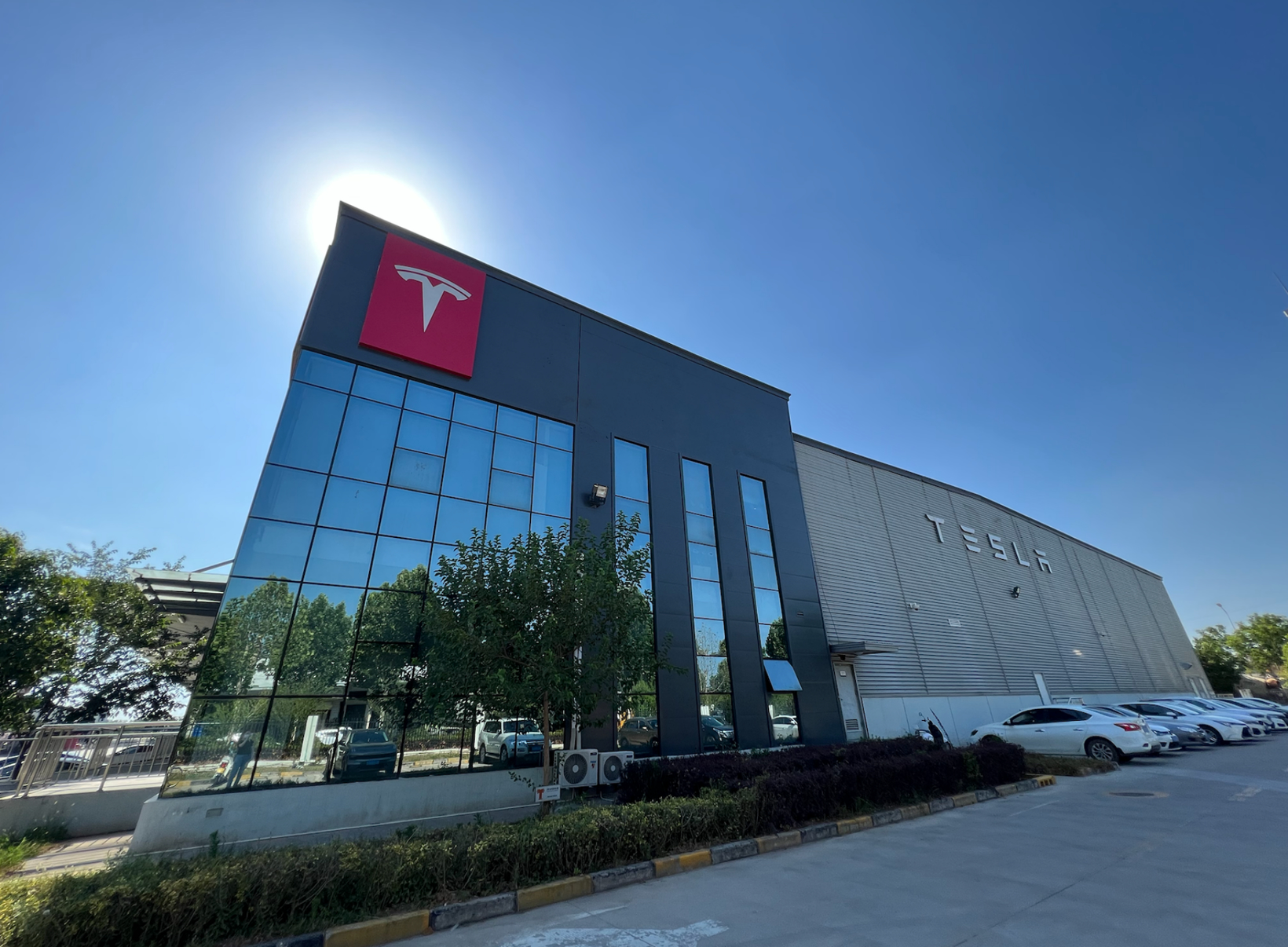 特斯拉&ldquo;開放空間&rdquo;入駐西安龍湖香醍天街